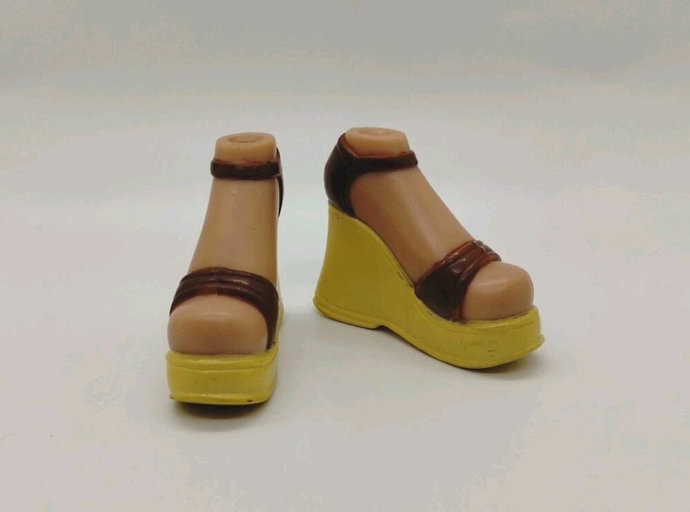 Vintage 2002 MGA Bratz Strut It Yasmin Shoes - Brown Yellow